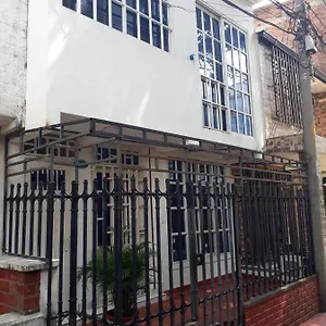 Lindo Estudio Con Cama Mezaninie Cali